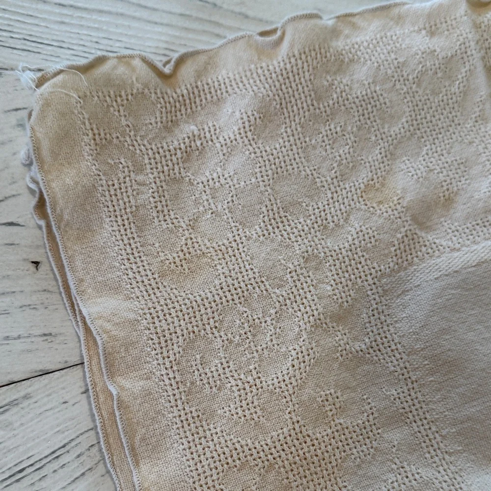 VINTAGE Elegant Cream Napkins set of 5